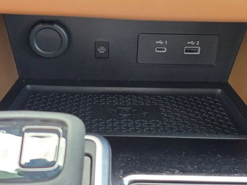 Used 2025 Nissan Pathfinder Platinum AWD/4WD image 41