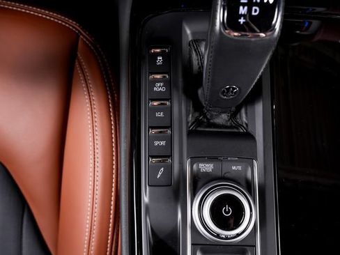 Used 2023 Maserati Levante GT AWD/4WD image 46
