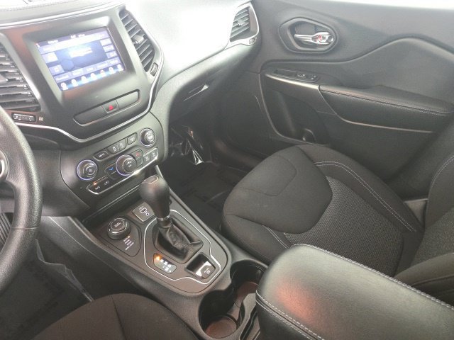Used 2019 Jeep Cherokee Latitude w/ Popular Appearance Group AWD/4WD image 24