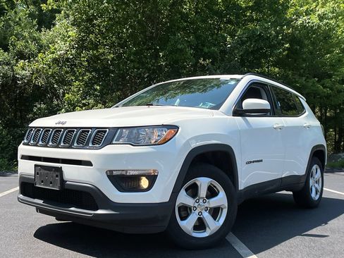 Used 2018 Jeep Compass Latitude AWD/4WD image 1