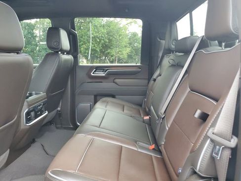 Used 2025 GMC Sierra 2500 Denali w/ Denali Reserve Package AWD/4WD image 11
