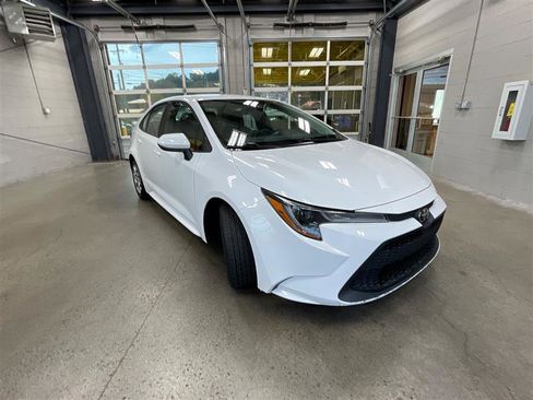 Used 2022 Toyota Corolla LE FWD image 7