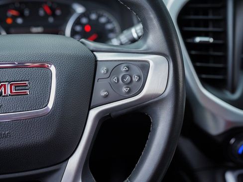 Used 2023 GMC Acadia SLT image 32