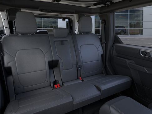 New 2025 Ford Bronco Badlands image 11