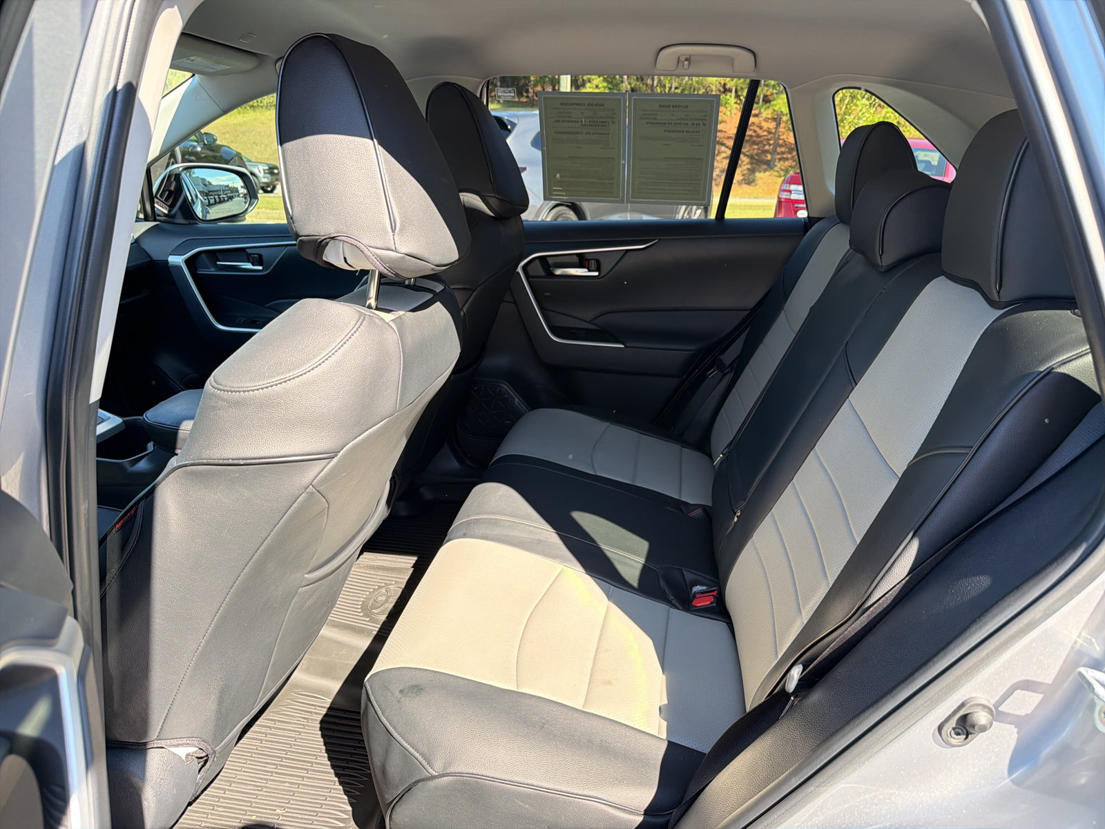 Used 2025 Toyota RAV4 XLE FWD image 14