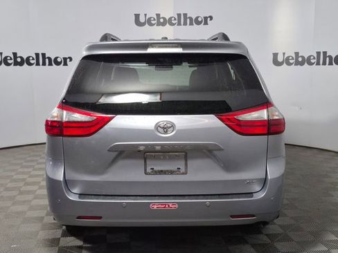 Used 2016 Toyota Sienna XLE Premium image 6