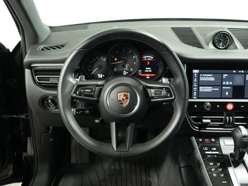 Certified 2025 Porsche Macan AWD/4WD image 13