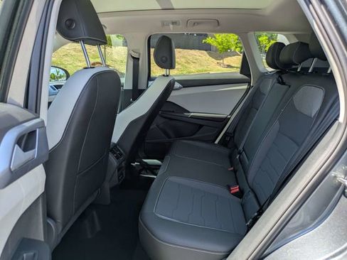 New 2026 Volkswagen Taos SE FWD image 14