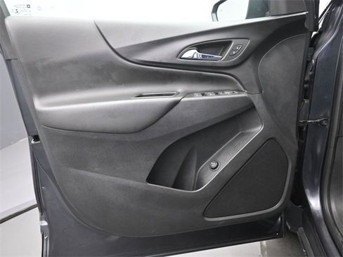 Used 2022 Chevrolet Equinox LT image 12