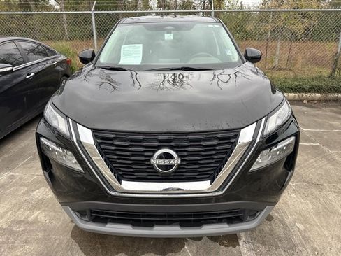 Used 2023 Nissan Rogue SV image 2