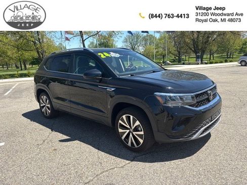 Used 2024 Volkswagen Taos SE image 1