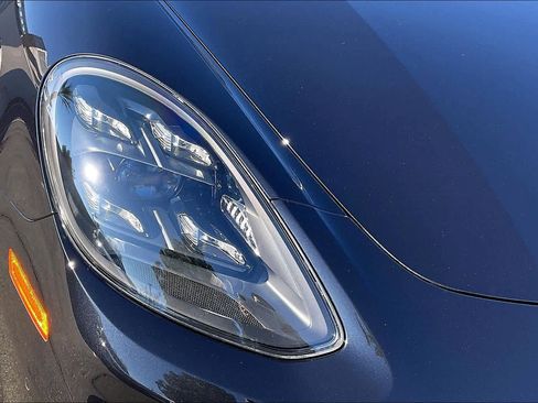 Used 2021 Porsche Panamera image 30