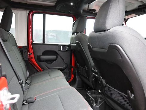 Used 2025 Jeep Wrangler Unlimited Rubicon image 23