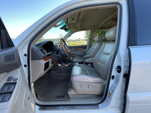 Used 2004 Lexus GX 470 AWD/4WD image 3