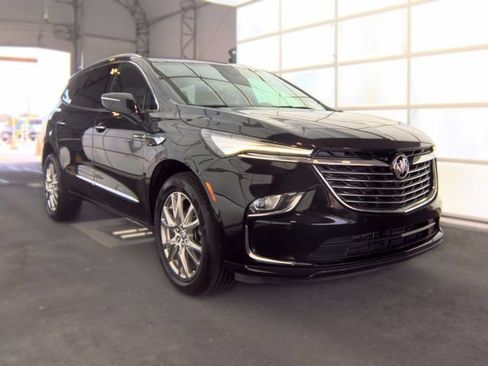Used 2023 Buick Enclave Essence w/ Experience Buick Package FWD image 3