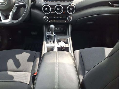 Used 2024 Nissan Sentra SV FWD image 11