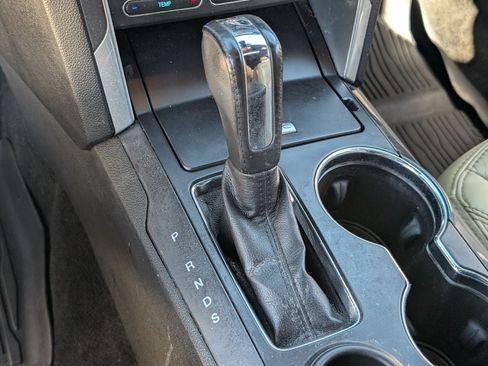 Used 2017 Ford Explorer Limited w/ Equipment Group 301A FWD image 19