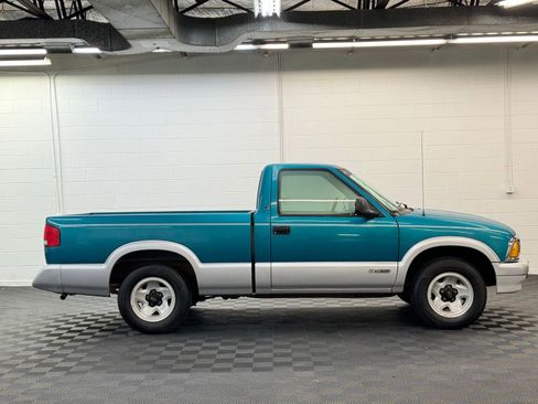 Used 1994 Chevrolet S10 Pickup LS image 4