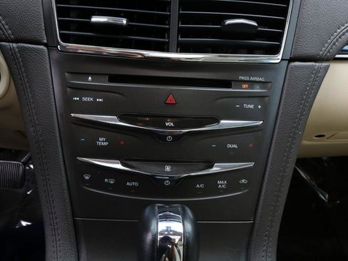 Used 2019 Lincoln MKT AWD image 34