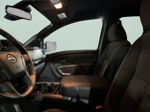 Used 2024 Nissan Titan SV w/ SV Bronze Edition Package image 21