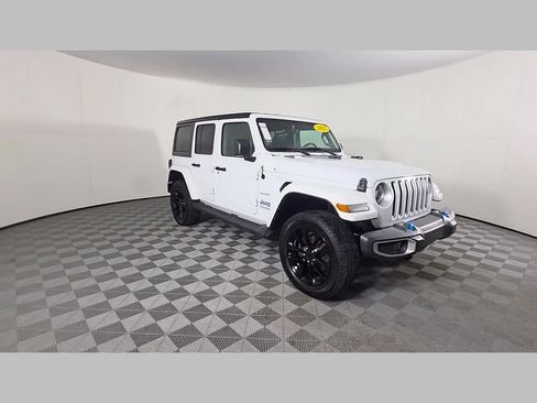 Used 2022 Jeep Wrangler Unlimited Sahara AWD/4WD image 52