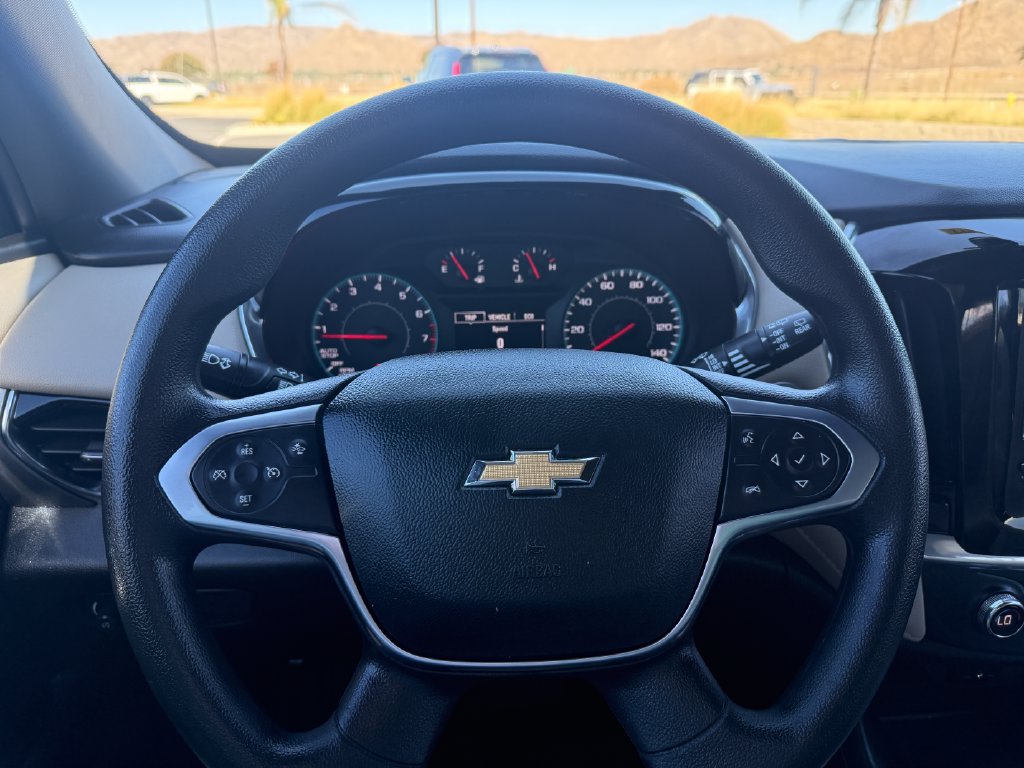Used 2023 Chevrolet Traverse LS FWD image 19