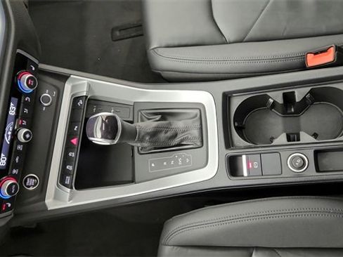 Used 2023 Audi Q3 2.0T Premium image 21