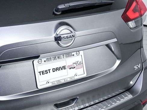Used 2020 Nissan Rogue SV FWD image 35