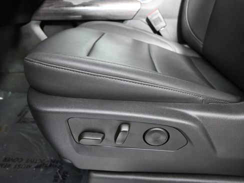 Used 2025 Chevrolet Silverado 1500 LTZ AWD/4WD image 22