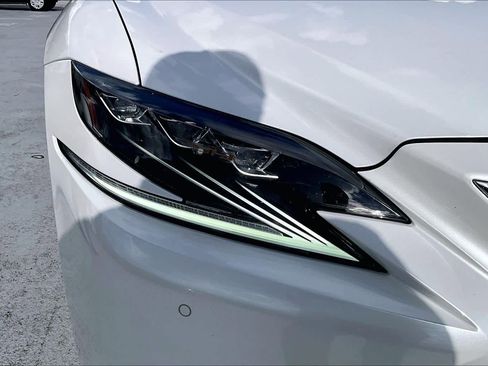 Used 2018 Lexus LS 500 w/ Interior Upgrade Package image 26