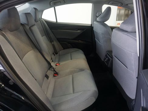 Used 2025 Toyota Camry LE image 23