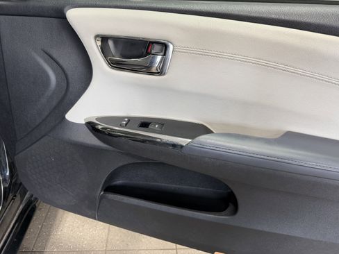 Used 2014 Toyota Avalon XLE Premium FWD image 17