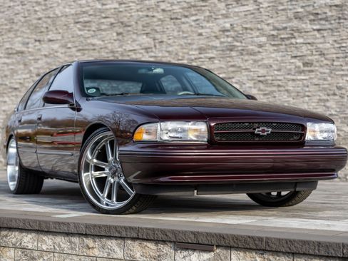 Used 1995 Chevrolet Impala Sedan image 1