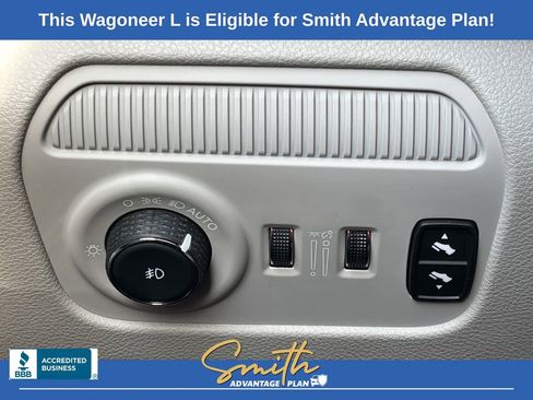 Used 2024 Jeep Wagoneer L Series II RWD image 13