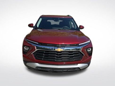 Used 2025 Chevrolet TrailBlazer LT w/ Convenience Package FWD image 9