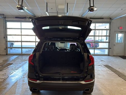 Used 2018 GMC Terrain SLT w/ Preferred Package image 16