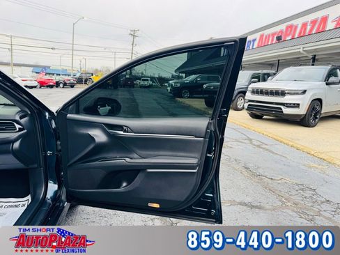 Used 2020 Toyota Camry XLE w/ Navigation Package image 54