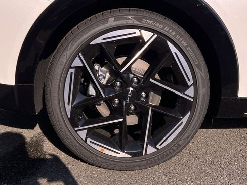 New 2026 Kia K4 GT-Line FWD image 25