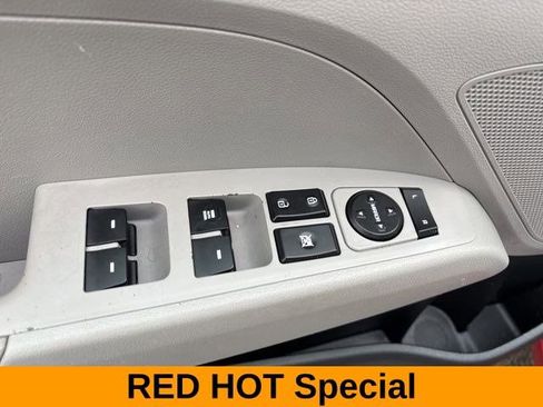 Used 2019 Hyundai Elantra SE image 14