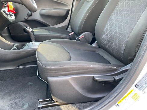 Used 2021 Chevrolet Spark LS image 20