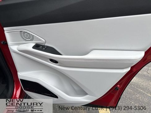 New 2026 Jeep Cherokee Limited AWD/4WD image 21