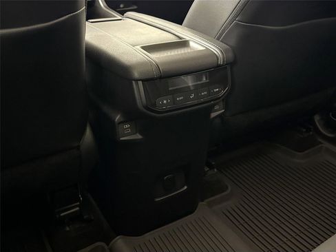 Certified 2024 Toyota Grand Highlander XLE image 35