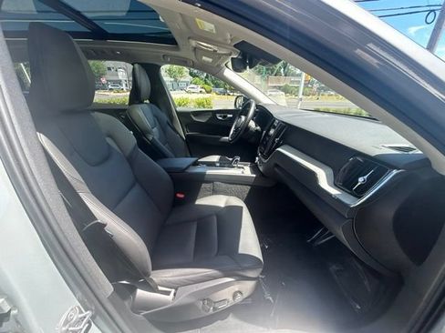 Used 2025 Volvo XC60 B5 Plus AWD/4WD image 17
