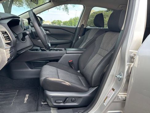 Used 2025 Nissan Rogue SV FWD image 22