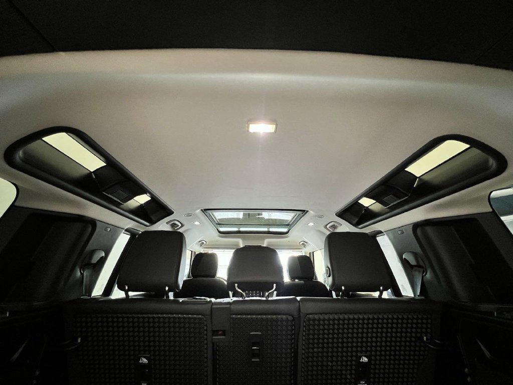New 2024 Land Rover Defender 110 S AWD/4WD image 29