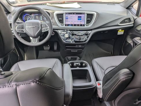 New 2026 Chrysler Pacifica Select FWD image 22