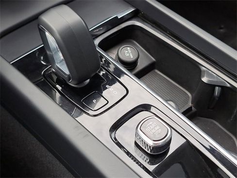 Used 2024 Volvo S60 B5 Core image 16