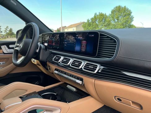 Used 2024 Mercedes-Benz GLS 450 4MATIC image 31