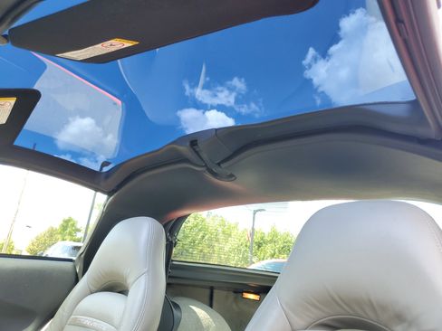 Used 2004 Chevrolet Corvette Coupe image 11