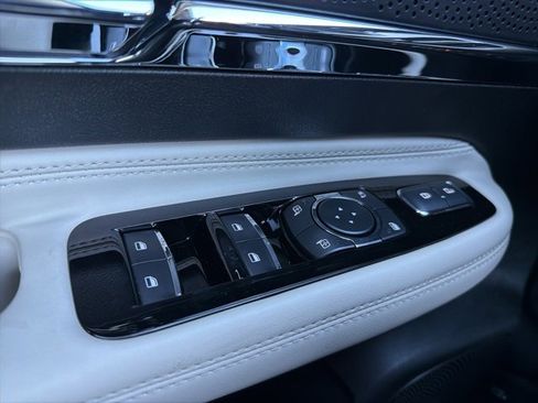 New 2026 Lincoln Corsair Premiere image 18